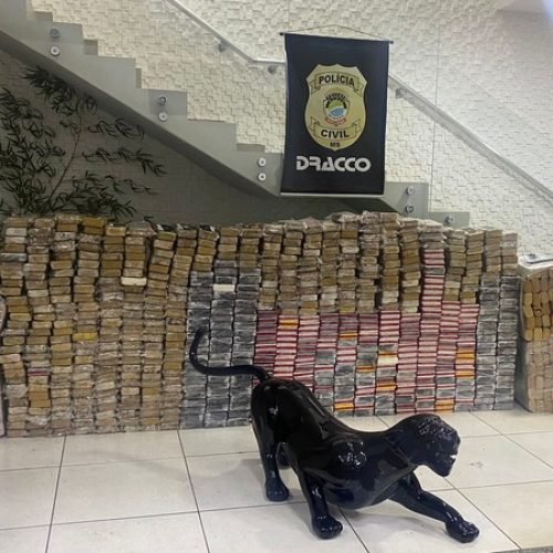 Dupla é presa com quase 700 kg de cocaína em depósito, em Campo Grande